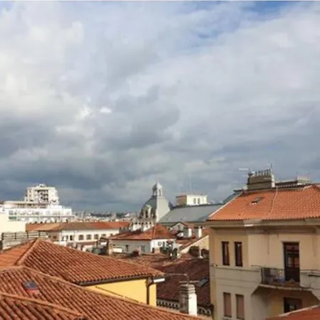 Sky Nido- Appartamento Mansardato In Centro Storico Triëst Buitenkant foto